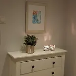 Apartment Central: Bus-friendly Near Vm Arena