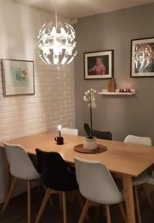 Apartman Sentralt 10 Minutt Med Buss Til Sentrum *